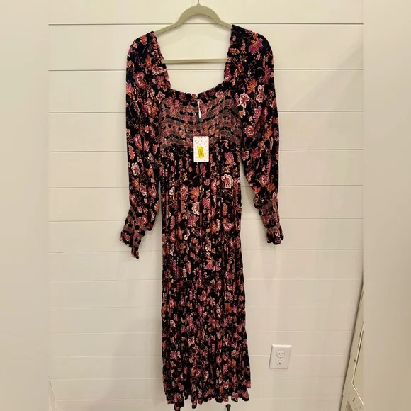 Women’s FREE PEOPLE Sweet Escape Smocked Maxi Dress Medium NWT! Black Floral - Picture 2 of 11